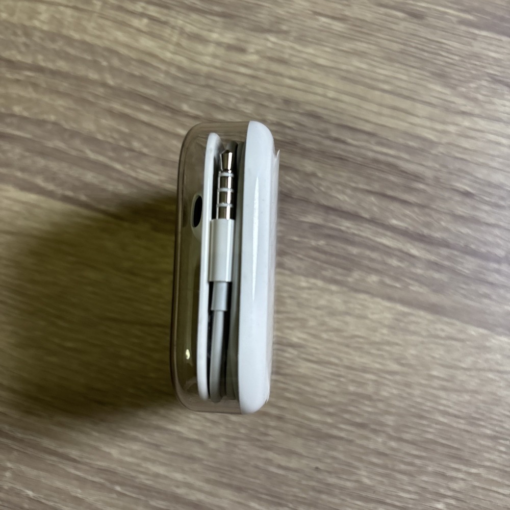 Genuine Apple Wired Ear Buds w/Case iPhone iPad iPod 3.5mm Aux Headphones White - Picture 3 of 4